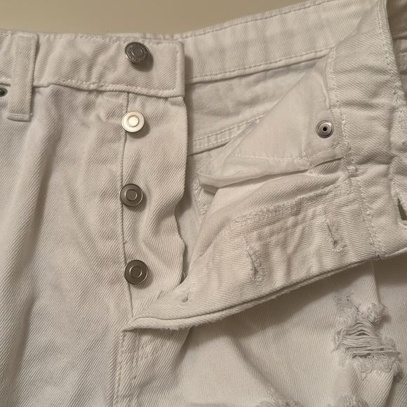 HIGEST RISE SHORTS | WHITE - Picture 3 of 5